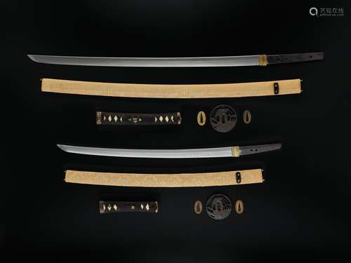 KANEMOTO: A FINE MINO SCHOOL DAISHO CONSISTING OF A KATANA A...