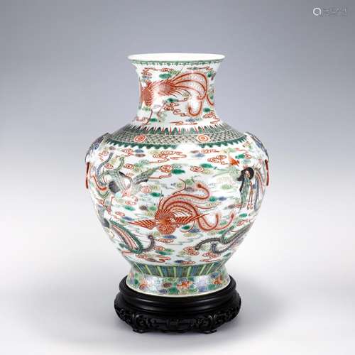 QING QIANLONG WUCAI ZUN VASE ON STAND