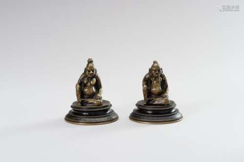 A PAIR OF HIDDEN EROTICA CHINOISERIE BRONZE CONTAINERS