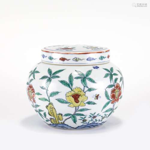 MING CHENGHUA DOUCAI LIDDED JAR