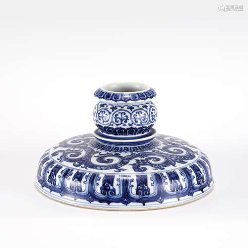 MING BLUE & WHITE HAT STAND