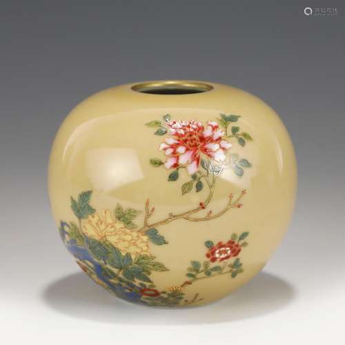 YONGZHENG FAMILLE ROSE FLOWERS PORCELAIN WATER POT