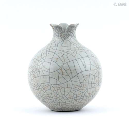 QING GE TYPE POMEGRANATE VASE