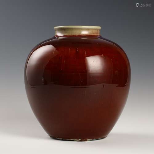 Red glazed pot