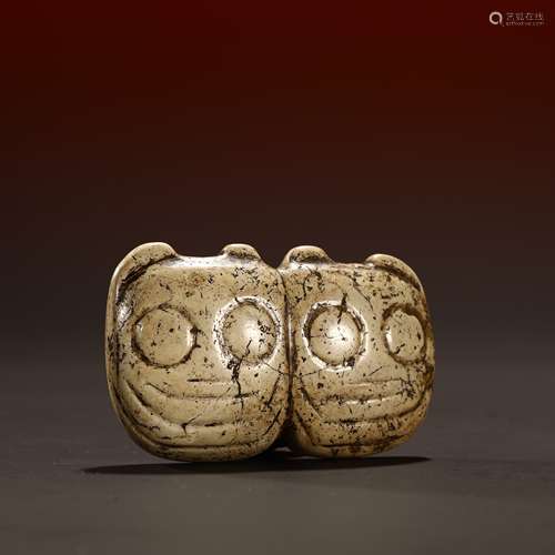 Ancient jade double animal face accessories