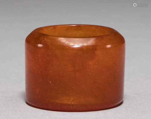 Chinese Qing Dynasty amber finger