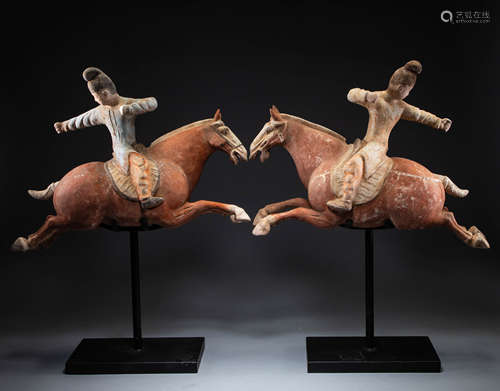 Hu people in Tang Dynasty of China rode pottery horses