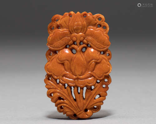 Chinese Amber pendant from the Qing Dynasty
