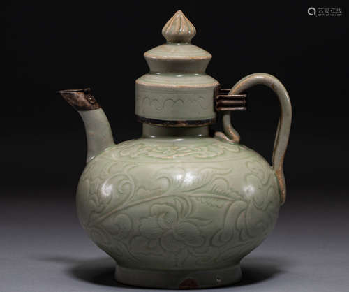 Yue kiln wine pot in Song Dynasty of China