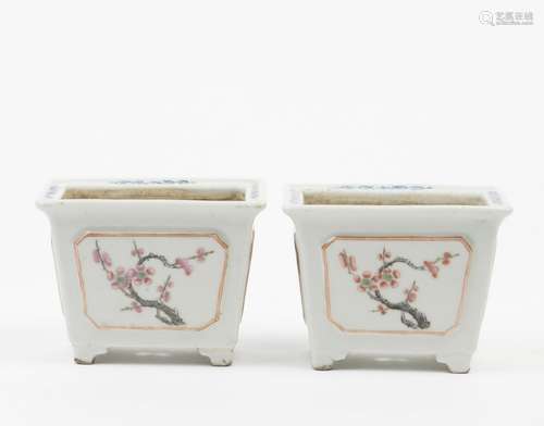 A SET OF TWO PORCELAIN FLOWER POTS