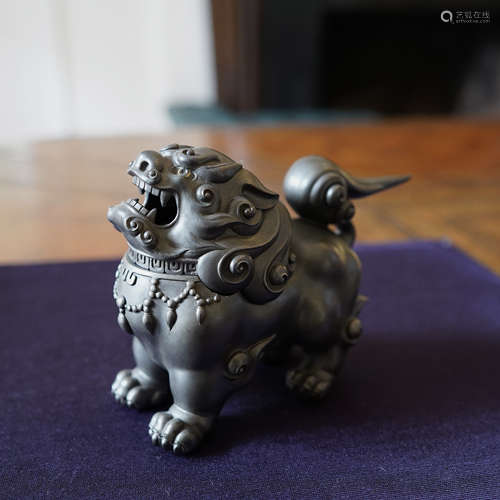 A JAPANESE SILVER LION INCENSE BURNER