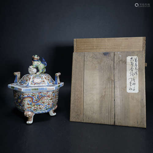 A CHINESE BLUE AND WHITE WUCAI LIDDED INCENSE BURNER