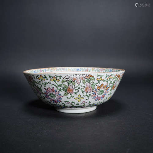 A CHINESE FAMILLE ROSE FLOWER BOWL