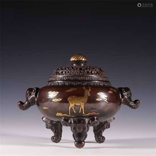 A GILT-BRONZE TRIPOD CENSER AND COVER, XUANDE MARK