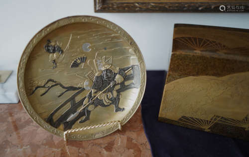 A JAPANESE GILT BRONZE GOLD AND SILVER INLAID PLATE