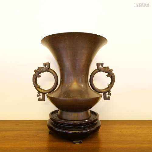 A JAPANESE DOUBLE DRAGON EARS BRONZE VASE WITH STAND