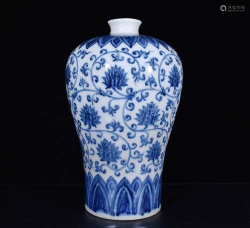 Chinese Blue and White Porcelain Vase