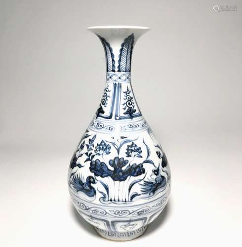 Chinese Blue and White Porcelain Vase