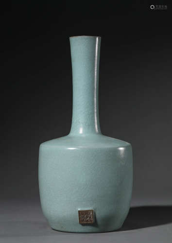 Celadon Glaze Long-Neck Vase