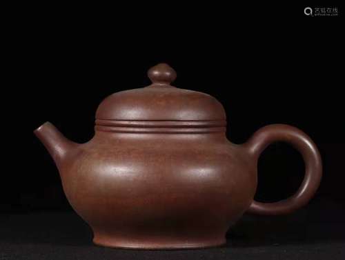 Dark-red Pottery by Wang Yinchun