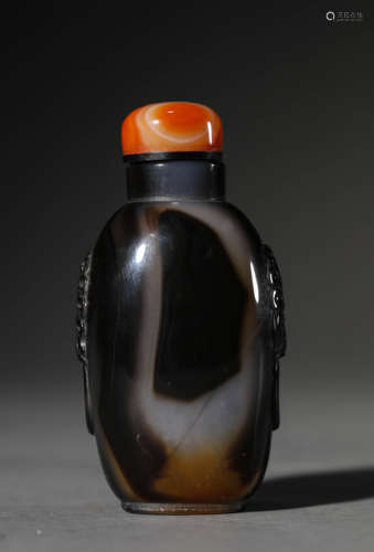 A Chinese Agate Snuff Bottle