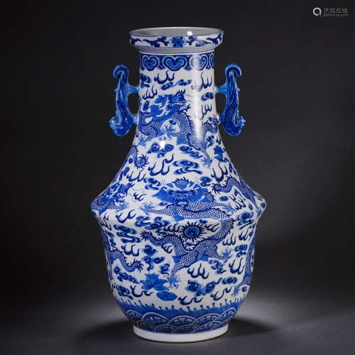 Blue and White Statue With the Pattern of Dragon