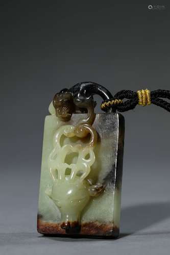 A Chinese Jade Deer Pendant