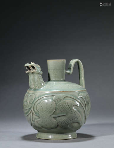 A Chinese Porcelain Yao-Type Phoenix Kettle