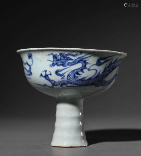 A Chinese Porcelain Blue and White Dragon Stem Cup