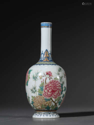 A Chinese Porcelain Famille Rose Vase Marked Qian Long