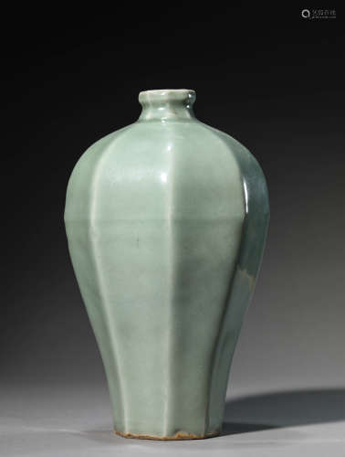 A Chinese Porcelain Long Quan Lobed Vase