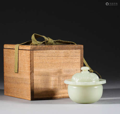 In the Qing Dynasty, Hotan jade ritual ware