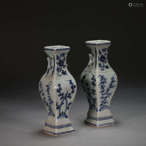 A PAIR OF CHINESE BLUE AND WHITE PORCELAIN VASES, MING DYNAS...