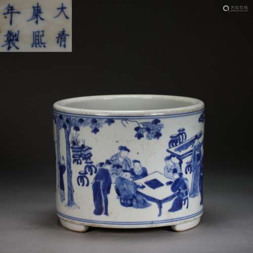 CHINESE BLUE AND WHITE PORCELAIN FIGURE PEN HOLDER, KANGXI P...