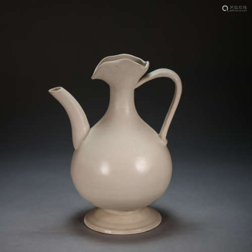 CHINESE XING WARE WHITE PORCELAIN PHOENIX HEAD EWER, SONG DY...