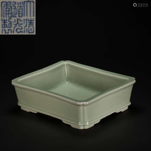 CHINESE BEAN GLAZE PORCELAIN NARCISSUS BASIN, QING DYNASTY ,...