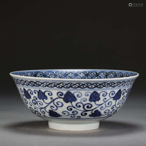 CHINESE BLUE AND WHITE PORCELAIN BOWL, MING DYNASTY