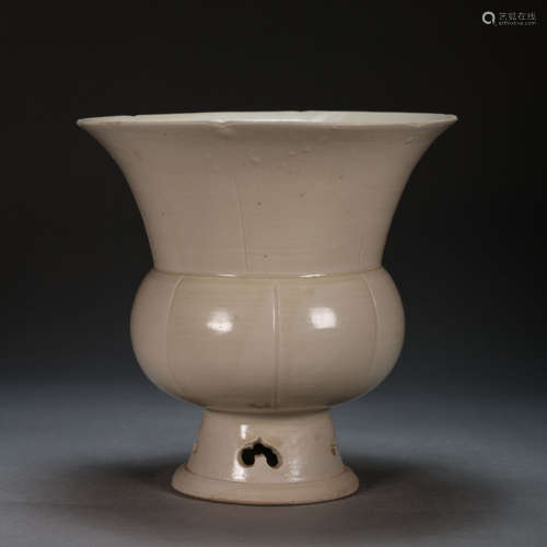 CHINESE DING WARE WHITE PORCELAIN WATER VASE, SONG DYNASTY