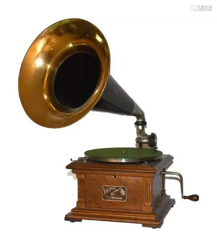 Early 20Th Century Victor Phonograph