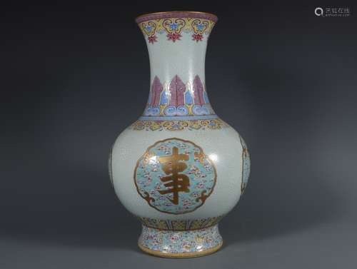 Qing Dynasty Qianlong Period Ruyi Bottle, China