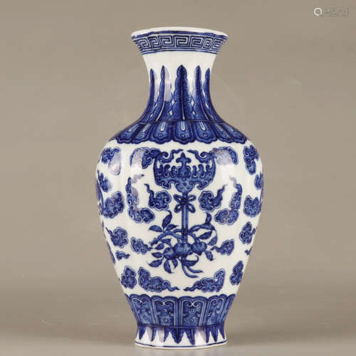 Qianlong blue and white vase