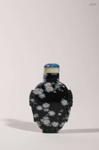 Carved Agate Snowflake Snuff Bottle