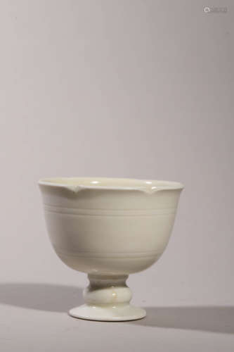 Dehua Kiln White Glaze Foliate-Edge Cup