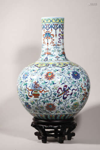 Doucai Glaze Eight Treasures Tianqiuping Vase