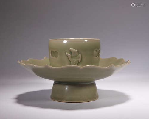 A set of Yao zhou kiln cup and holder