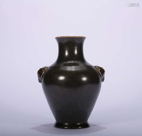 A teadust-glazed vase