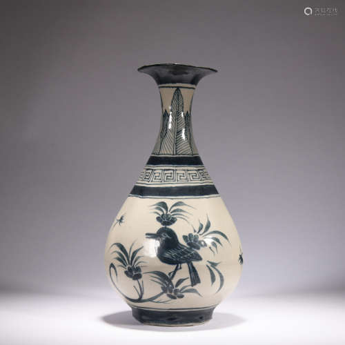A Grisaille-painted 'floral and birds' pear-shaped vase