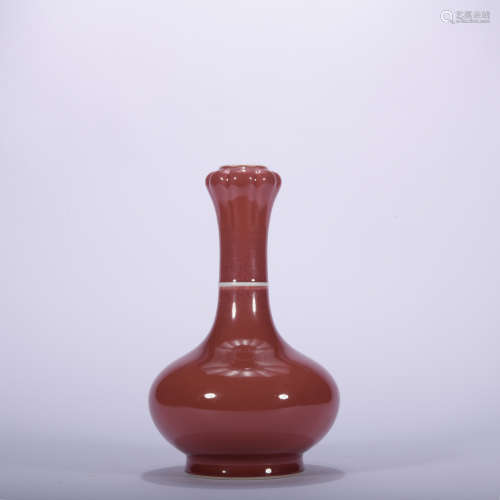 A peachbloom-glazed garlic-head vase