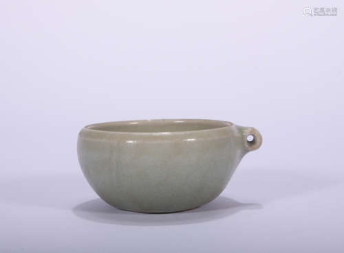 A celadon-glazed washer