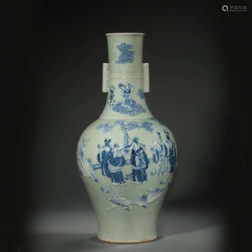 CHINESE QING DYNASTY BLUE AND WHITE EAR JAR